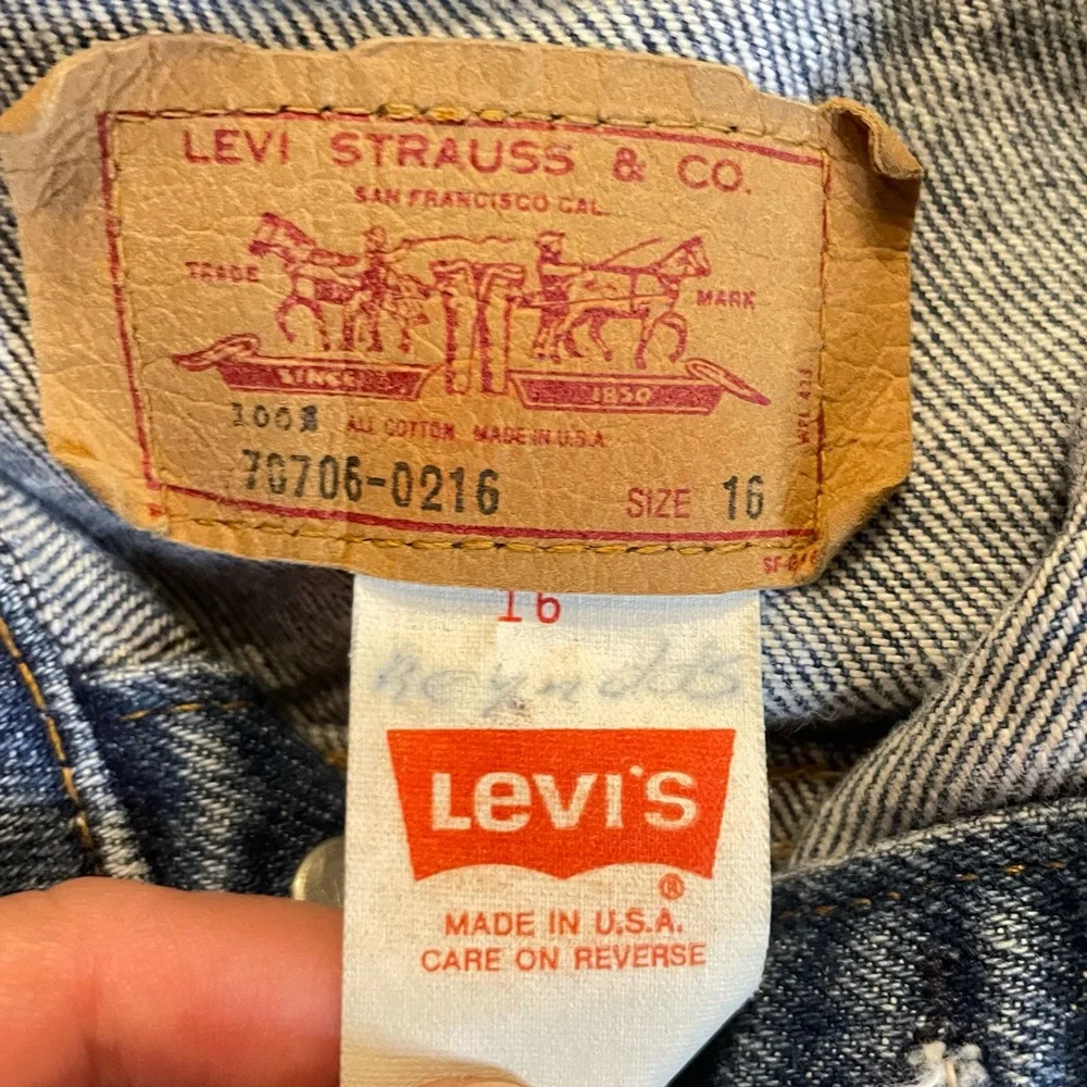 Vintage Boy/Girl Levi’s Medium Wash Denim Jean Jacket Size 16 Made In U.S.A - Picture 7 of 11